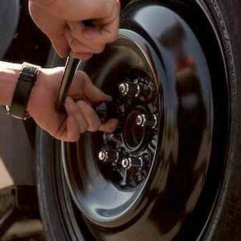 Changing a Travel Trailer Tire: This Is How You Do It