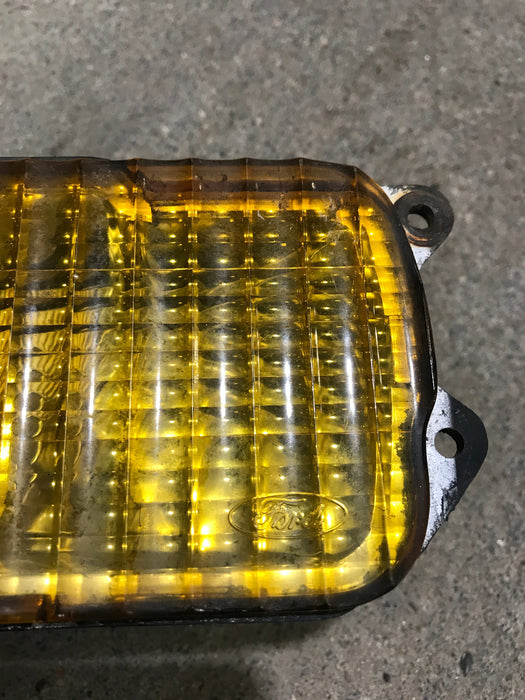Used SAE IP 78GA - FORD Replacement Signal Light Assembly - Amber