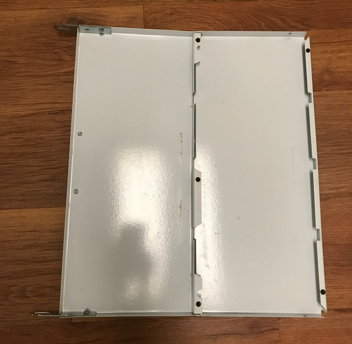Used MAGIC Chef Bi-Fold Cover White for CLY2242BDH