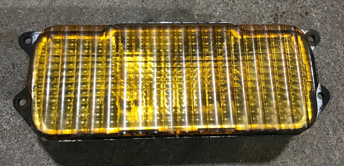Used SAE IP 78GA - FORD Replacement Signal Light Assembly - Amber