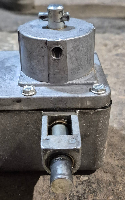 Used Barker RV Slide Out Motor - 980 - 039 - 16263 - 1 - Young Farts RV Parts