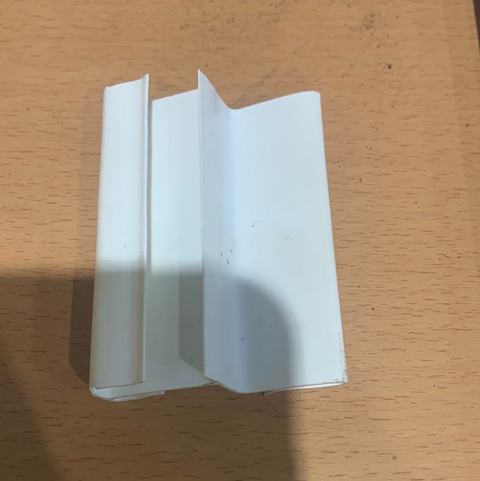 Used Dometic 3851088017 SVC Thermistor Holder - Young Farts RV Parts