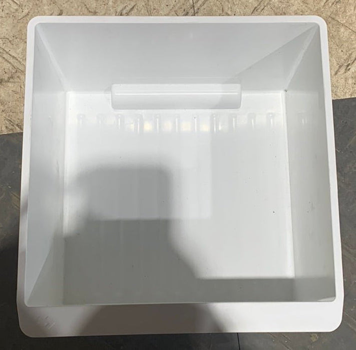 Used Dometic Crisper Bin 3316877.900 9 1/2"x10"x 6" - Young Farts RV Parts