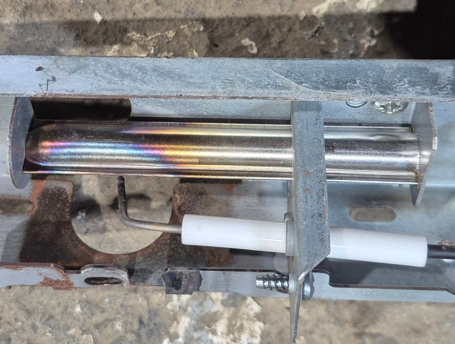 Used Dometic Gas Valve/ Burner Assembly - Young Farts RV Parts