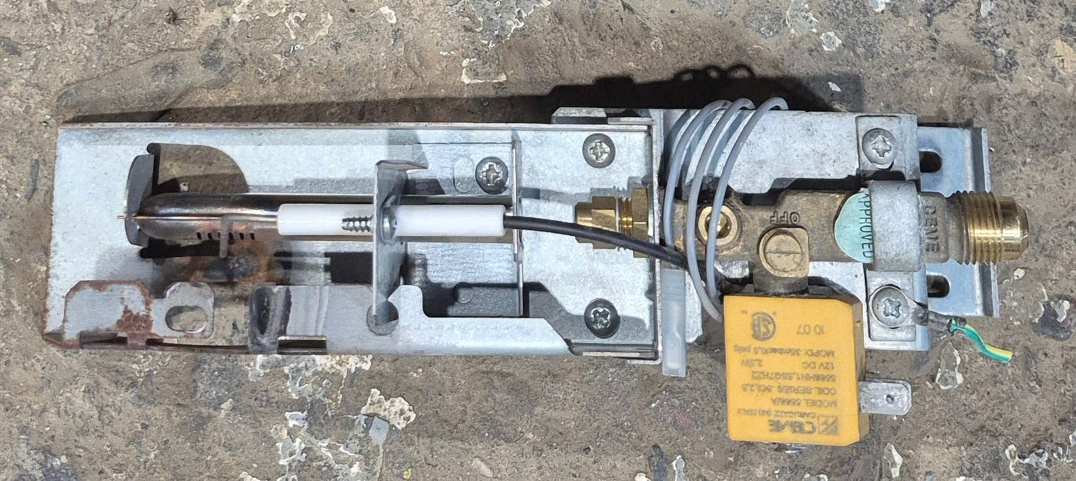 Used Dometic Gas Valve/ Burner Assembly - Young Farts RV Parts