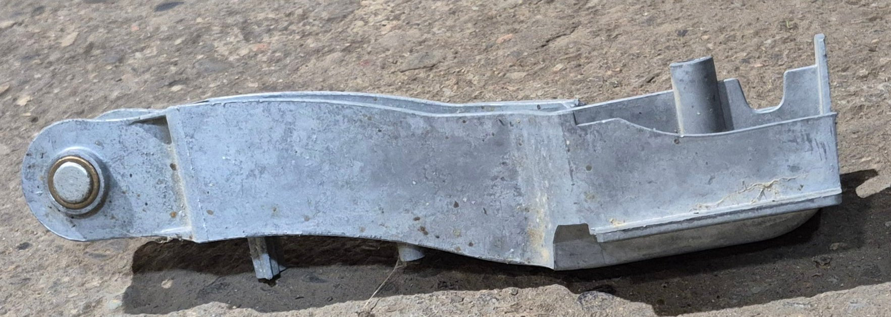 Used Lippert Solera Idler Regal Head Mount- 643916