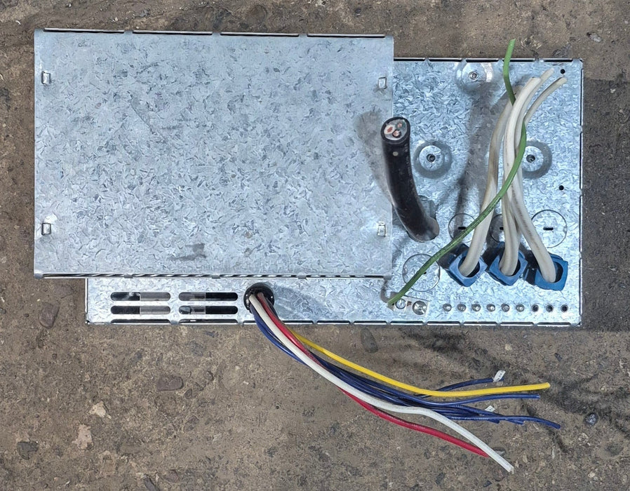 Used SYSTEM MONITORS 32 AMP Converter TNC320D - Young Farts RV Parts